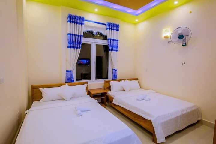 Room 7 of 19