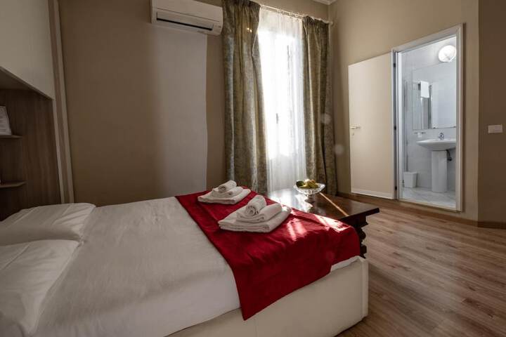Room 32 of 63