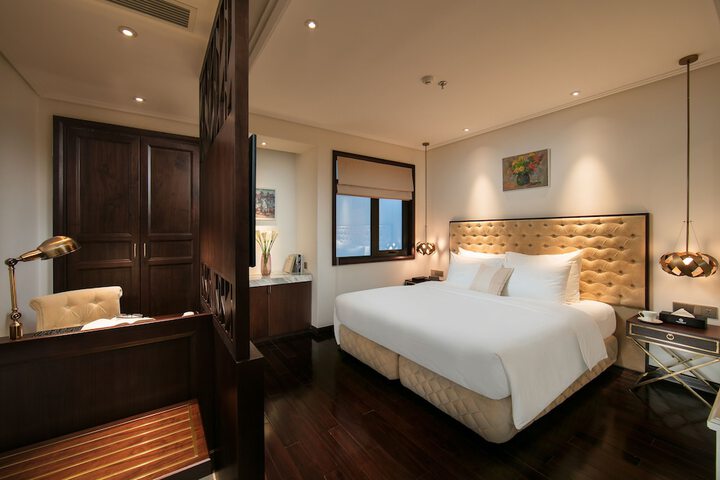 Room 26 of 144