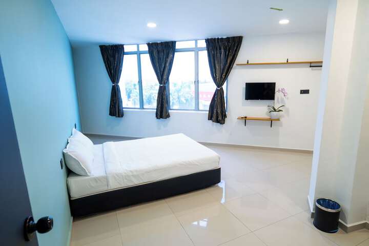 Room 8 of 35