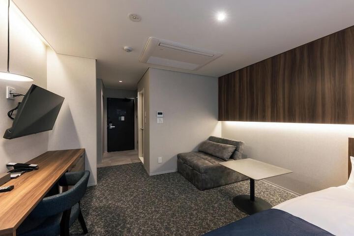 Room 10 of 52