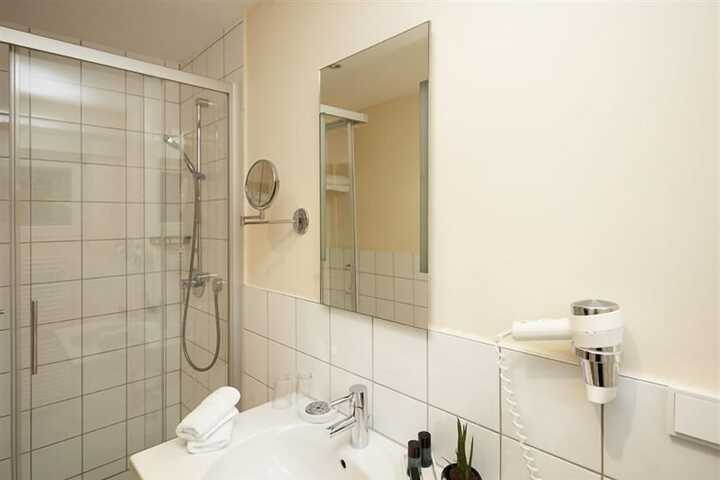 Room 28 of 56