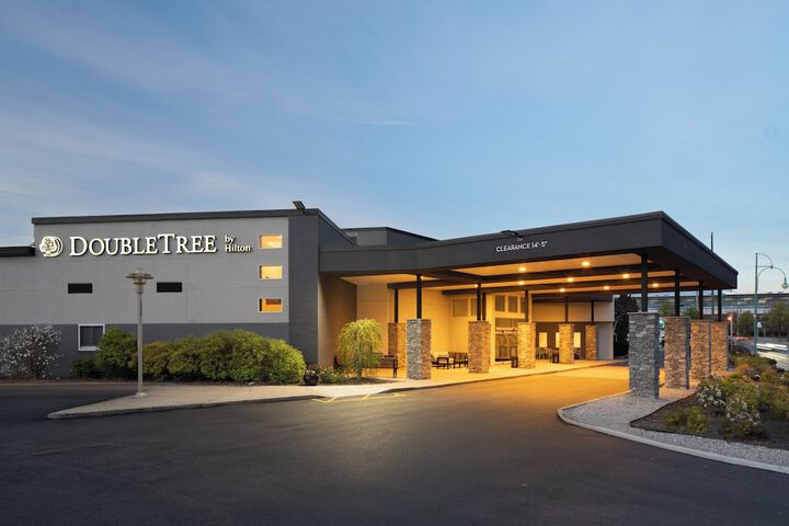 DoubleTree by Hilton Providence Airport Warwick in Warwick, RI