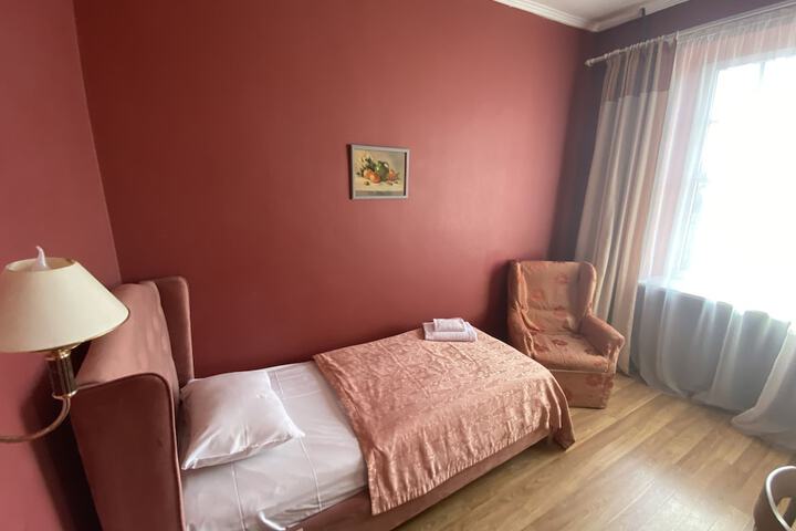 Room 62 of 272