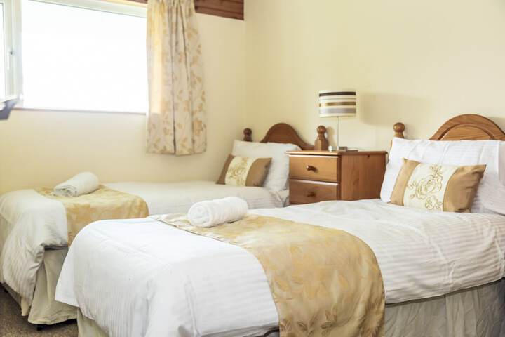 Room 6 of 30