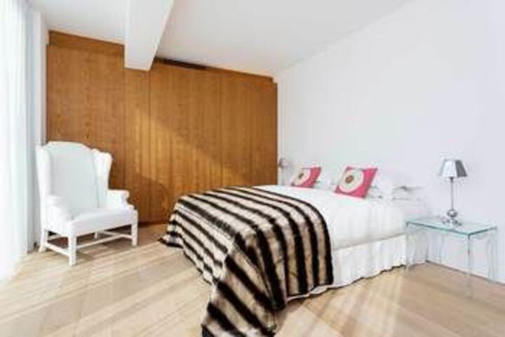 Room 14 of 37