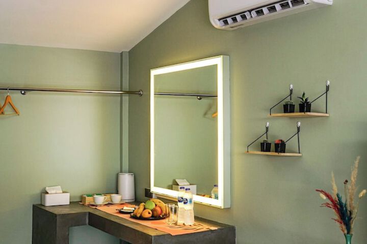 Room 4 of 30