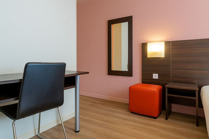Room 9 of 20