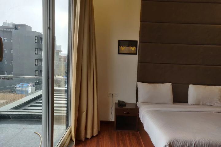 Room 6 of 6