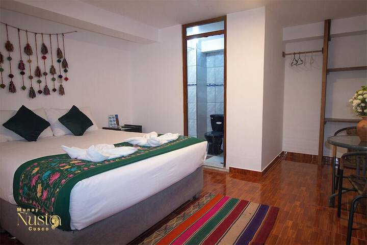 Room 17 of 33
