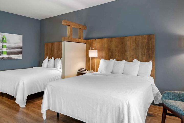 Standard Studio 1 Queen Bed (15 of 26)