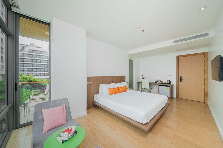 Room 13 of 74