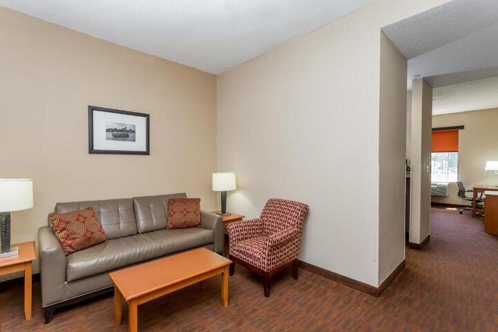 1 King Bed Mobility Accessible (9 of 10)