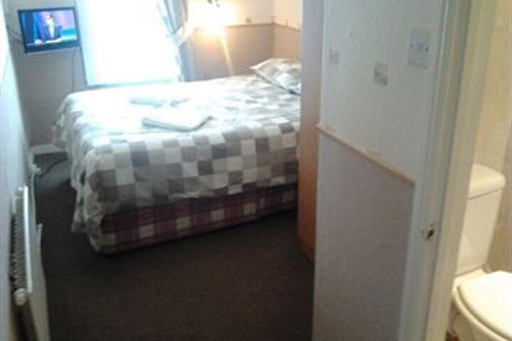 Room 10 of 20
