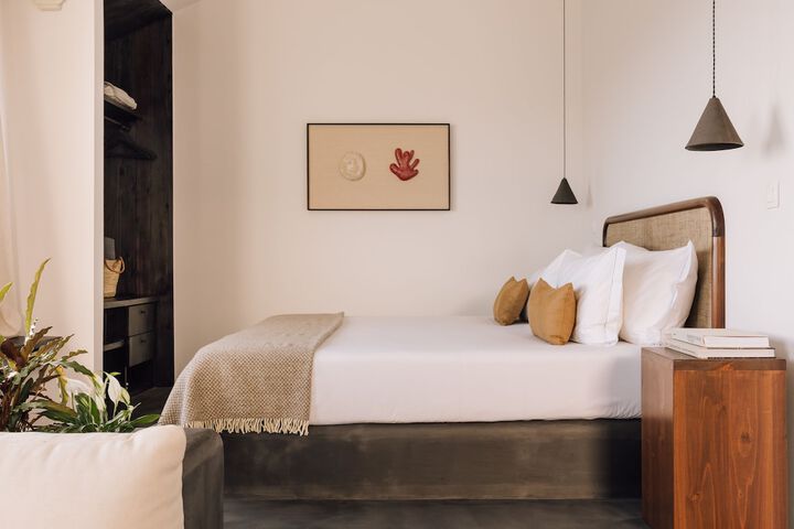 Room 48 of 144