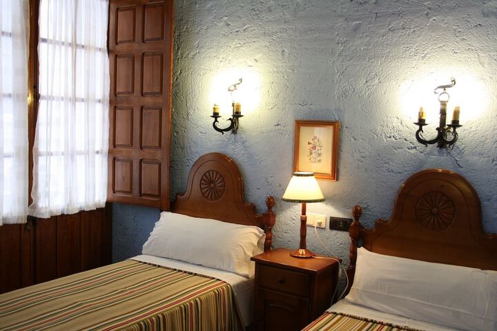 Room 3 of 38