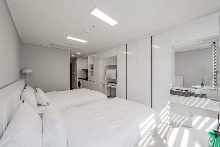 Room 61 of 90