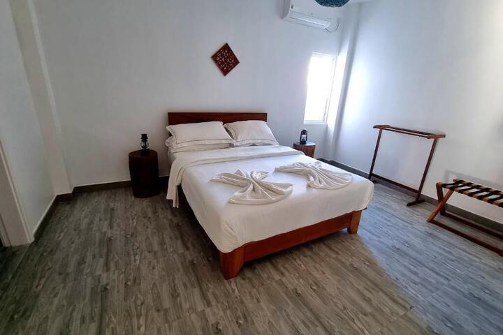 Room 6 of 14