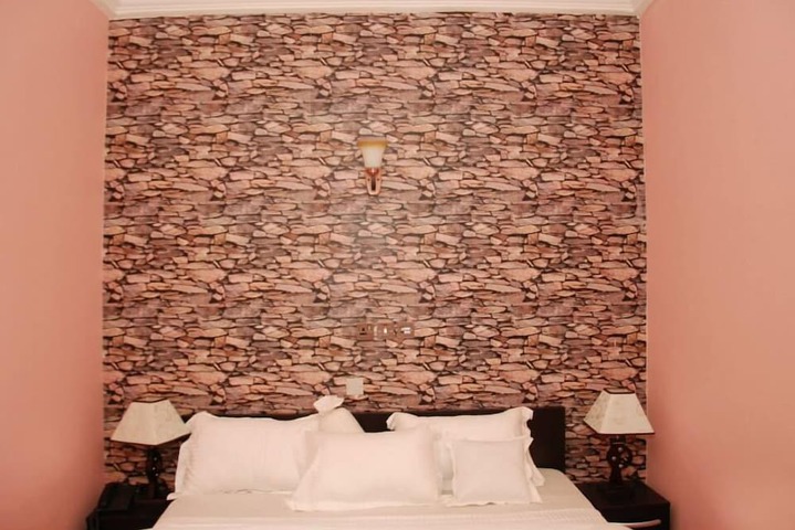 Room 3 of 17