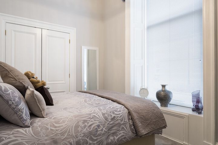 Room 2 of 60