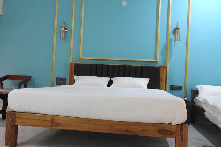 Room 3 of 17