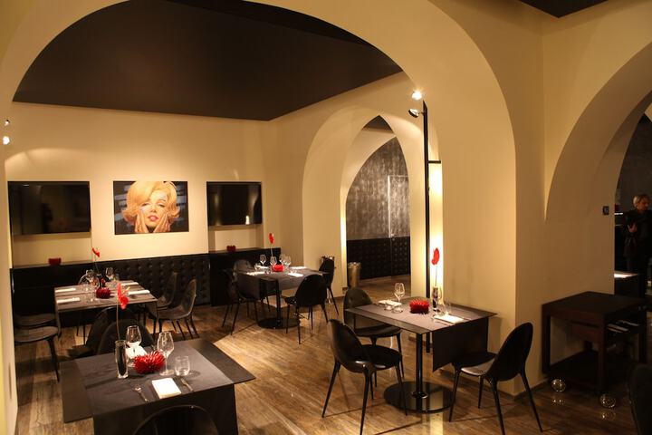 Dining 43 of 67