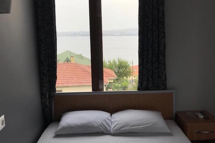 Room 2 of 21