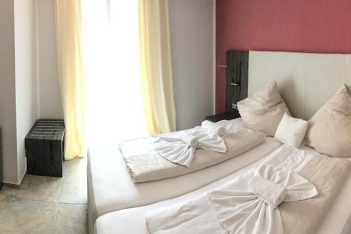 Room 34 of 63