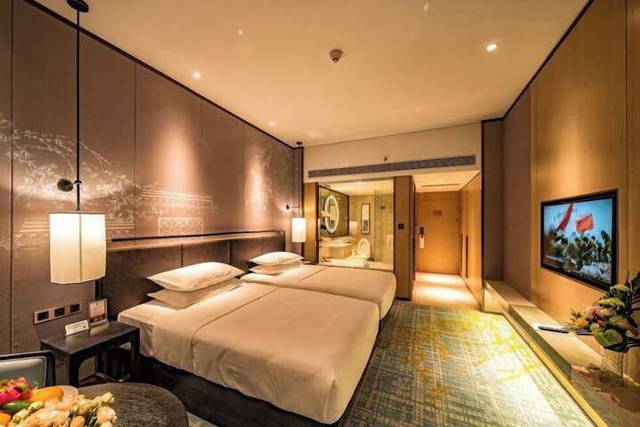 Room 25 of 46