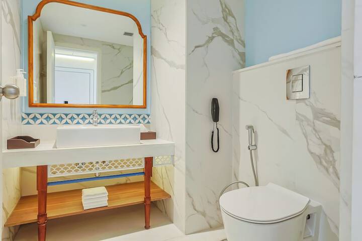 Room 106 of 170