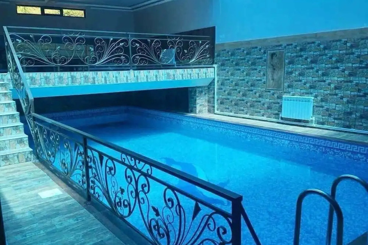Pools & Facilities