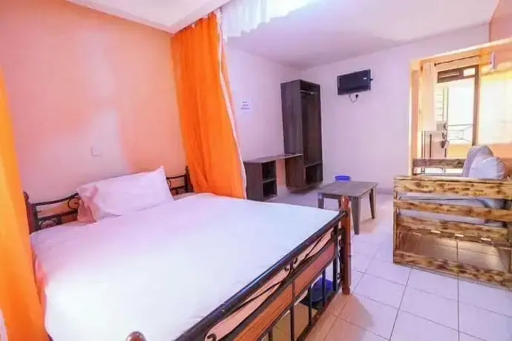 Room 2 of 9