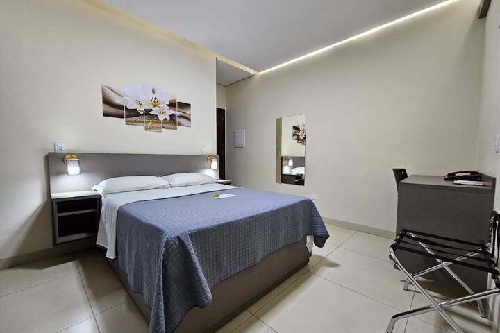 Room 4 of 62