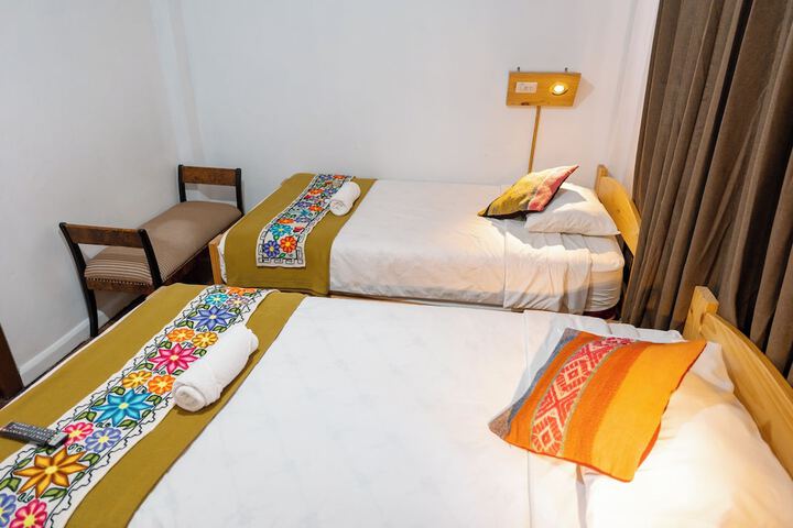 Room 2 of 8