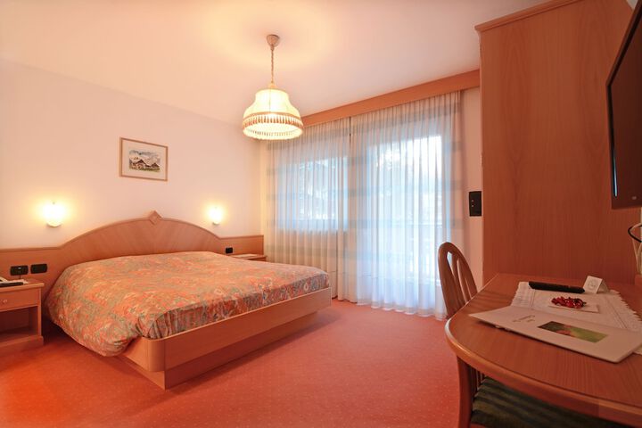 Room 6 of 24