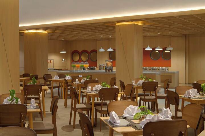 Dining 17 of 25