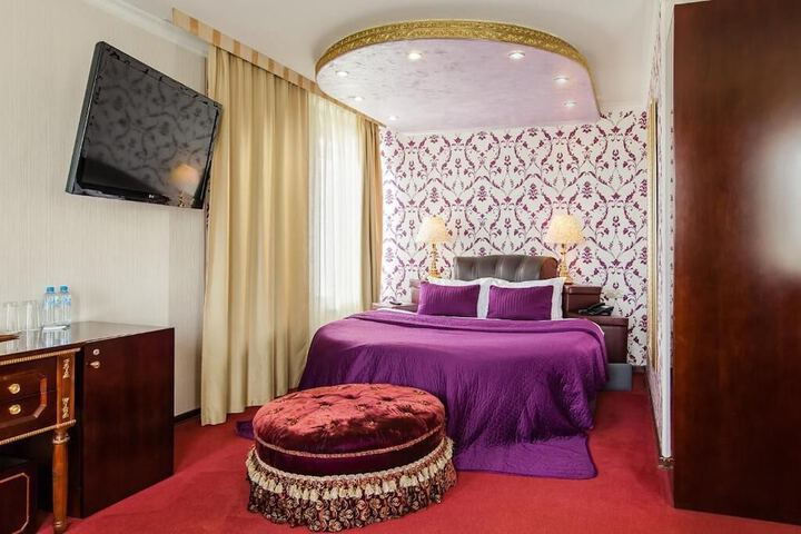 Room 3 of 47