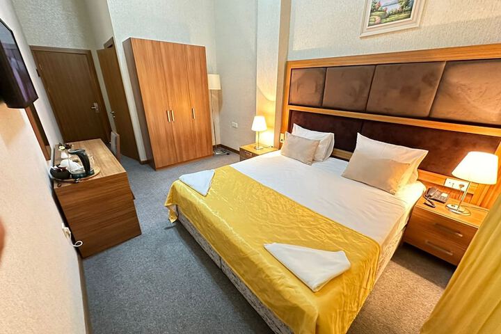 Room 10 of 47