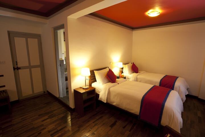 Room 12 of 82