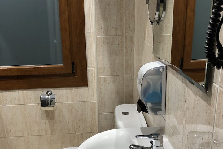 Room 32 of 58