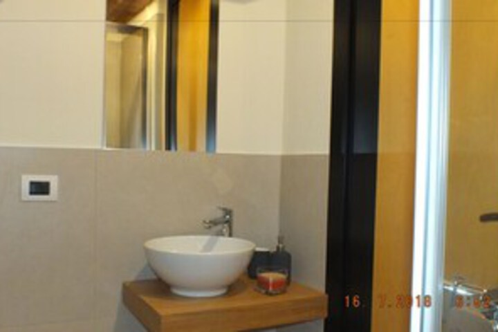 Room 5 of 44