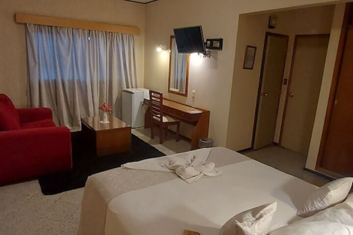Room 14 of 37