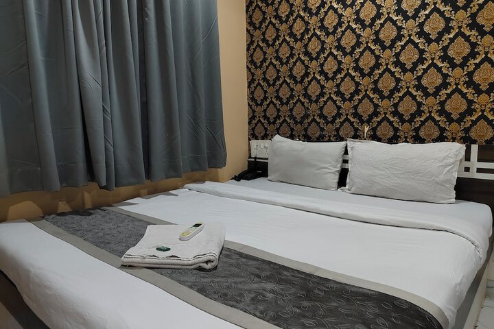 Room 8 of 24