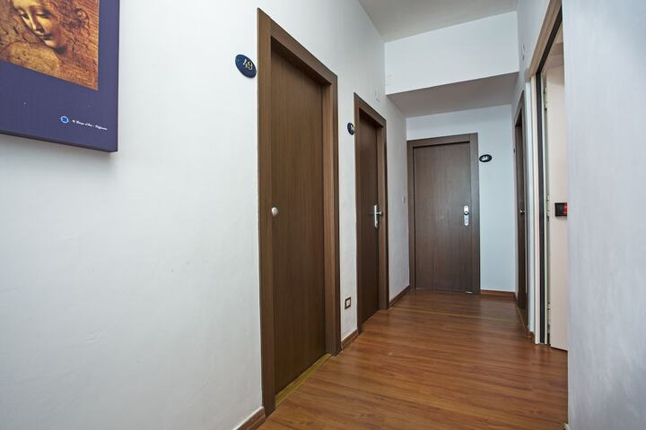 Ballroom/Hall 66 of 75