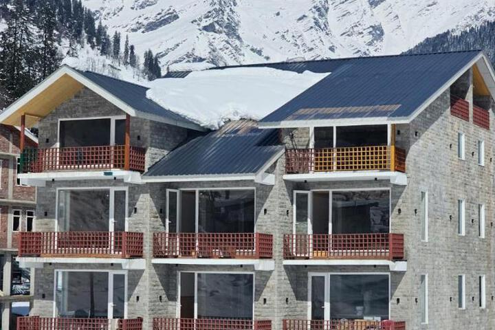 Hotel Patalsu