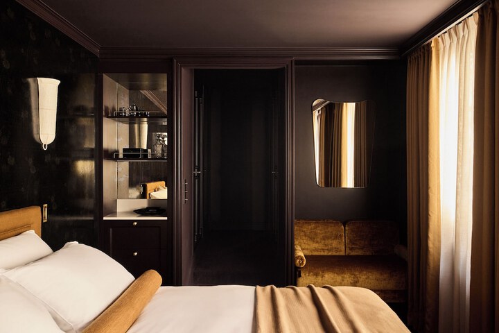 Room 13 of 43