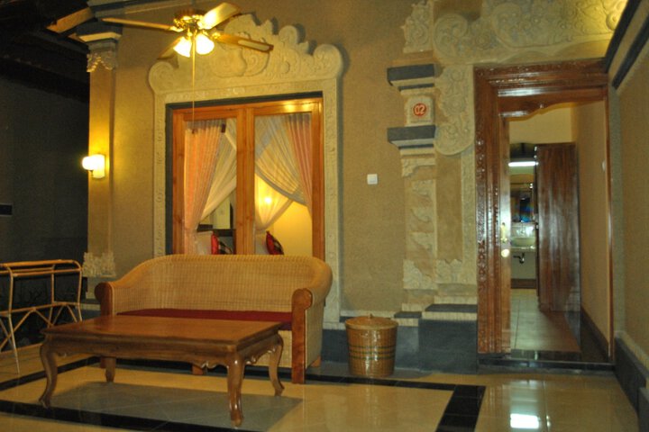 Hotel 74 of 81