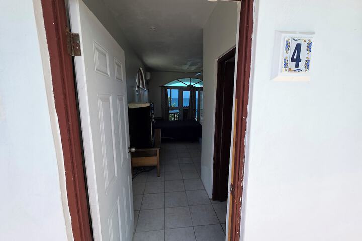 Room 85 of 266