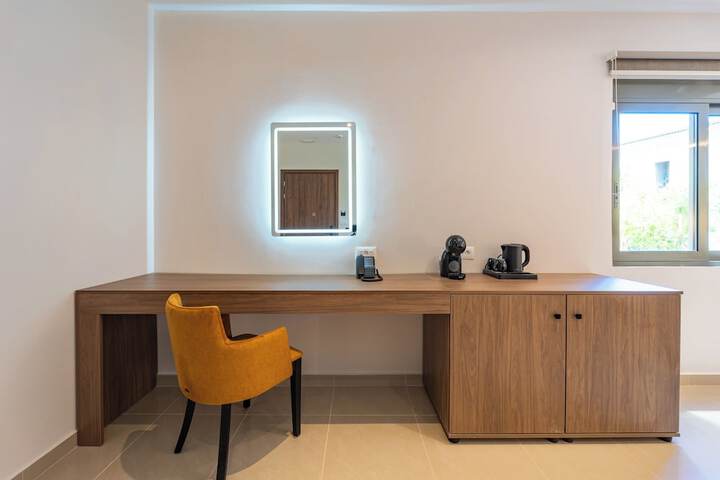 Room 20 of 187