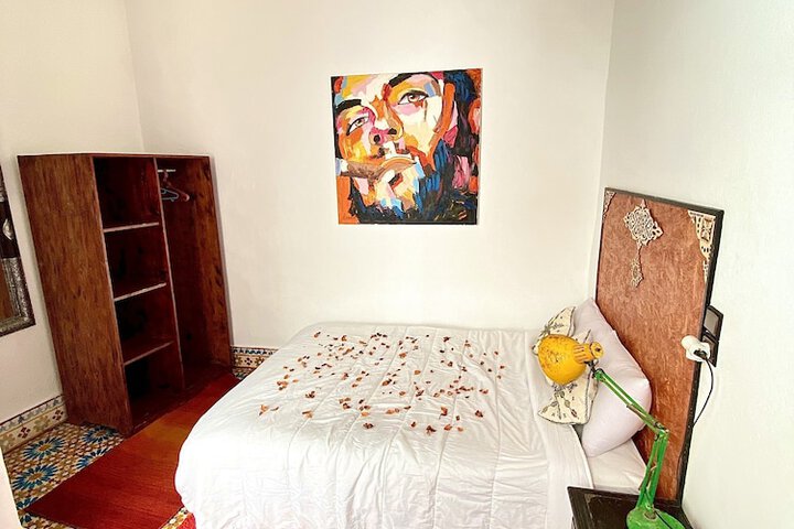 Room 9 of 32